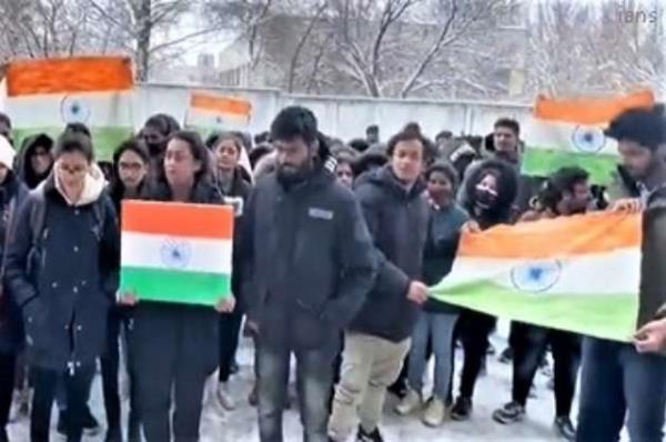 来自乌克兰的694名印度学生全部撤离了政府