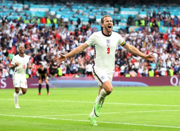 27) England are beaten 2-1 by the Czech Republic in Prague on October 11, 2019 - but Kane still scored. Getty