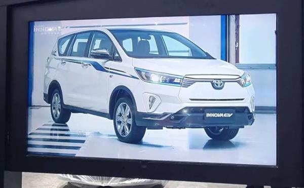 Toyota showcases Innova Electric Co<em></em>ncept at 2022 IIMS