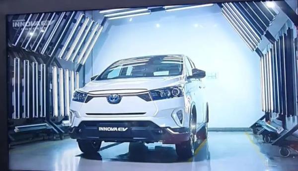 丰田在2022年IIMS车展上展示Innova电动概念车