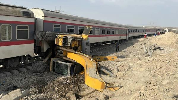 伊朗:火车撞上挖掘机后脱轨，超过12人死亡